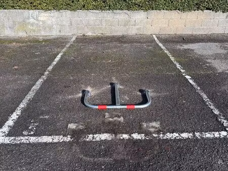 place de parking proche douane