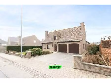 ruime vrijstaande woning met 5 slaapkamer op 902 m² te ardo…