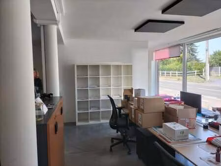 bureau/surface commerciale à louer