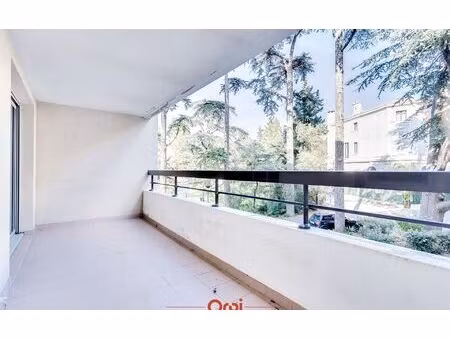 location appartement  59 m² t-3 à marseille 9  990 €