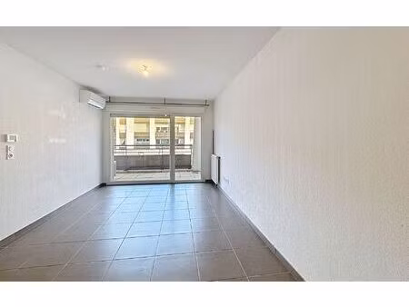 location appartement  43.63 m² t-2 à morières-lès-avignon  577 €