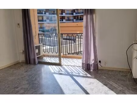 location appartement  24.09 m² t-1 à vence  630 €