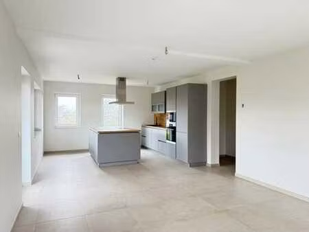 appartement familial de 3 chambres avec balcon spacieux