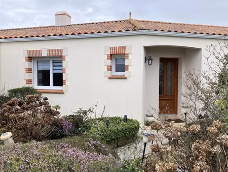 vente maison à fresnay-en-retz (44580) : à vendre / 101m² fresnay-en-retz