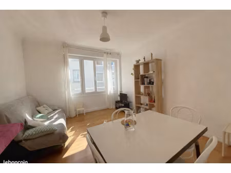 appartement t3  rue beaumarchais