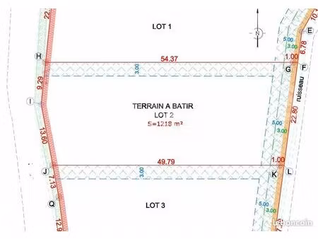 terrain 1218 m² loué