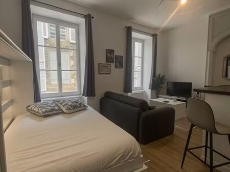 studio meublé à louer – rue de la cathédrale  poitiers