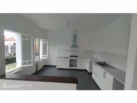 maison dans quartier calme