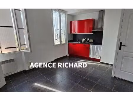 location appartement  35 m² t-2 à ollioules  610 €