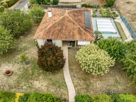a vendre - maison familiale 148m² avec piscine chauffée  grand sous-sol 200m² et terrain c