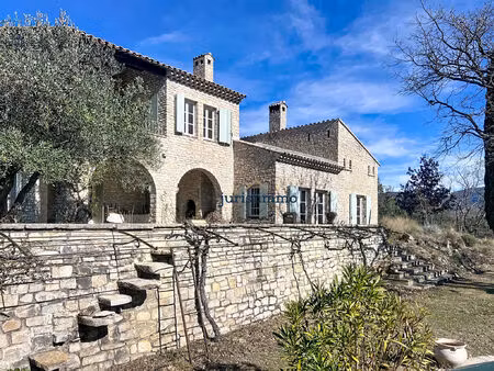 vente maison 6 pièces 211 m² vaison-la-romaine (84110)