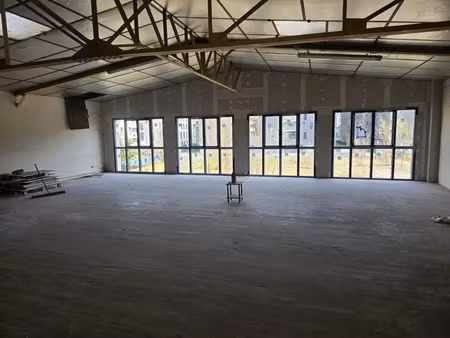 à louer – local professionnel 140 m² - idéalement situé à bordeaux