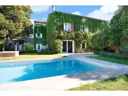 grande maison de notable avec piscine et dépendance