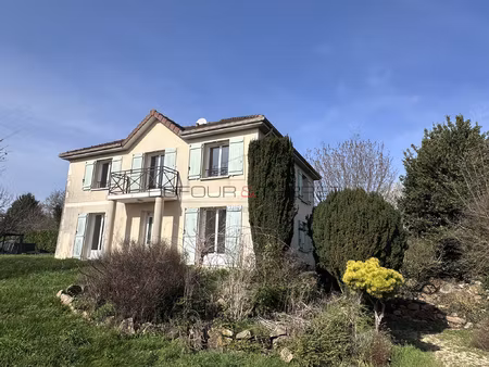 maison indépendante 5 chambres avec sous-sol total