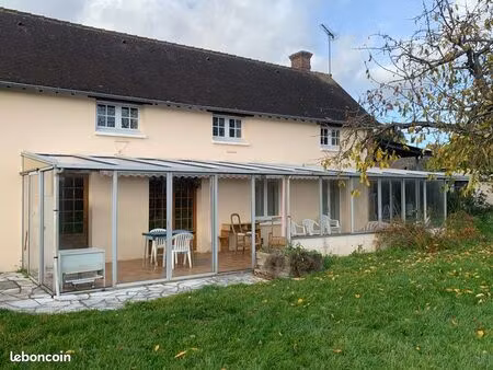 maison ancienne avec ateliers pour petite entreprise