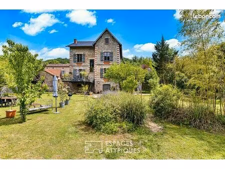 maison 13 pièces 225 m²