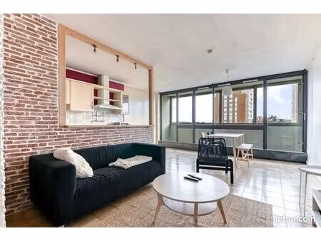 grand t5 meublé de 4 chambres – villeurbanne (métro laurent bonnevay)