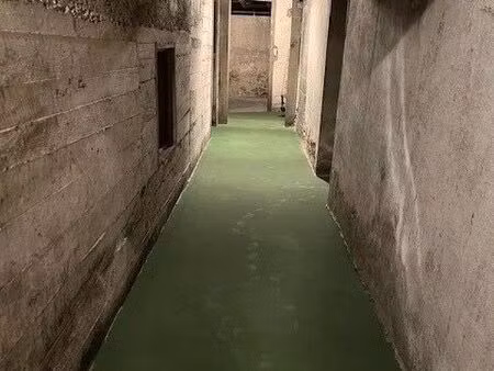 5 caves sécurisées et chauffées - sous sol banque / ultra centre