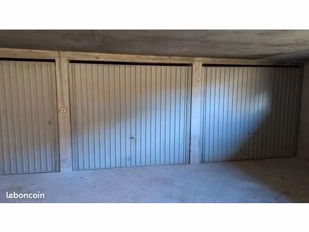loue garage fermé