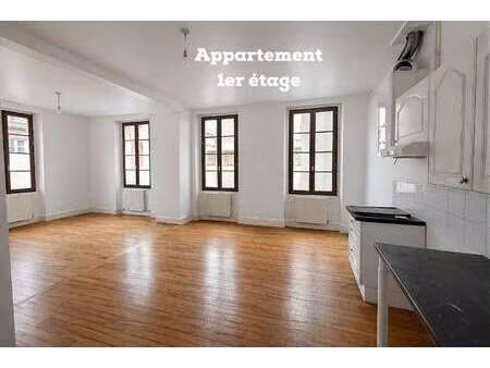 vente immeuble à castelsarrasin (82100) : à vendre / 192m² castelsarrasin