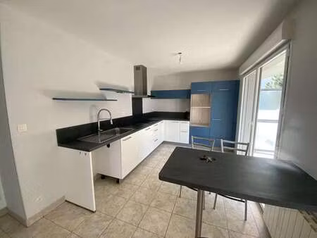 location appartement 3 pièces aux sables-d'olonne (85100) : à louer 3 pièces / 74m² les sa