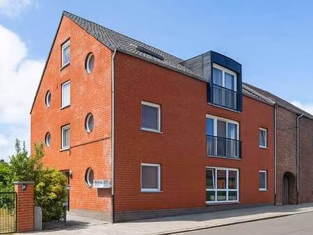 bel appartement 2 chambres avec balcon!