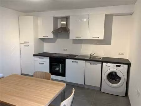 appartement rénové avec 2 chàc