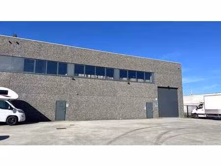 entrepôt à louer dans la rue heikens à zele