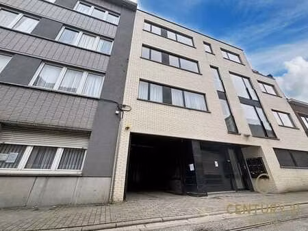 41 box de garage à vendre + atelier polyvalent