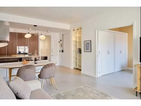 cannes- proche rue d’antibes - calme - appartement 3 pièces de 64 m²