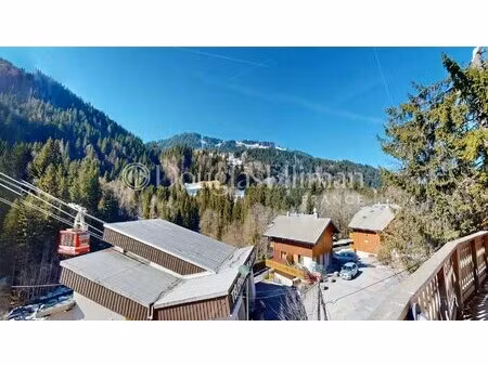 morzine - chalet skis aux pieds avec potentiel de rénovation