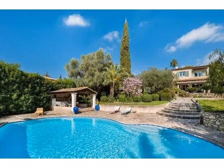 élégante villa provençale au calme avec possibilité de détachement de terrain