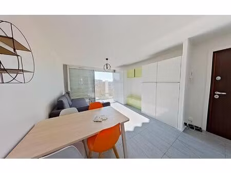 location appartement  m² t-2 à caluire-et-cuire  1 020 €