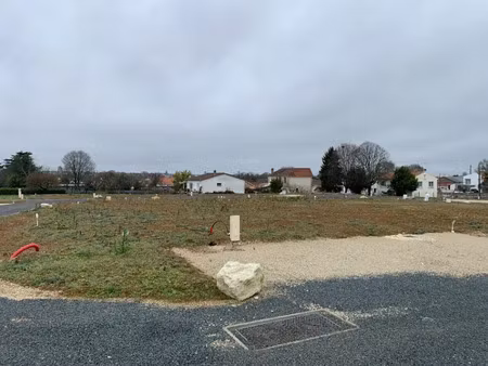 vente terrain 285 m² à saintes (17100)  48 000 €
