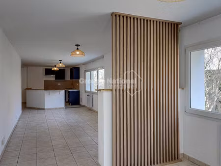 location appartement 3 pièces 75 m² à berre-l’étang (13130)