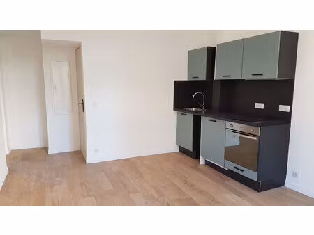 location appartement 1 pièce 20 m² à cannes (06400)