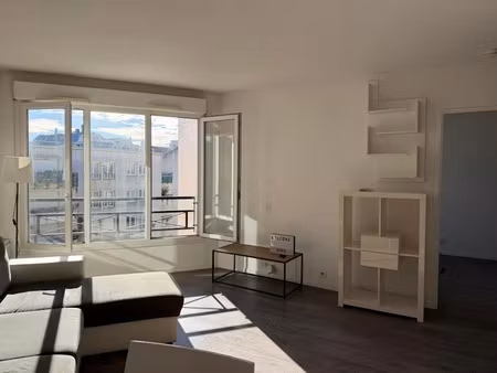 location appartement 2 pièces 45 m² à montrouge (92120)  1 400 €
