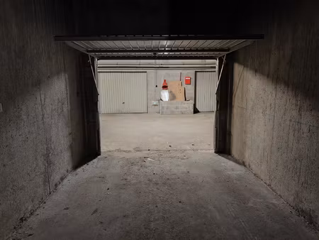 garage boxé + cave - arrêt de tram poitou (ligne 3)