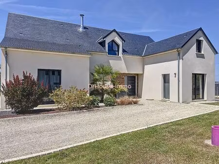 maison d'architecte contemporaine  250 m2  6 chambres  garage 42 m2  préau et terrain 2 51