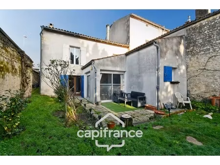 maison à vendre 4 pièces saint jean d'angely (17) avec jardin et garage