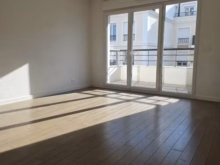 t3 - franconville gare - immeuble récent