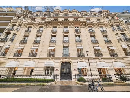 location bureaux paris 75008