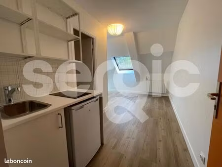 studio 1 pièce 12 m²