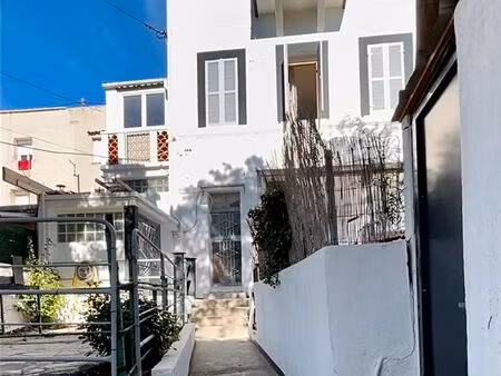 t2 avec une gave et jardin