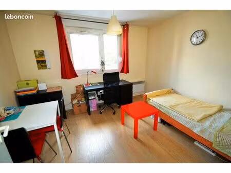 studio meublé avec kitchenette séparée face campus la doua / parc tête d'or