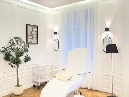 ? cabine chic à louer – 16 m² – paris 16ᵉ (boissière) ?