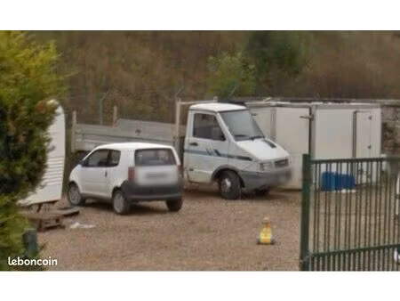 terrain de stockage à louer