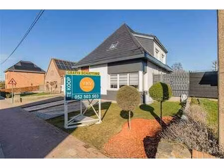 maison rénovée comprenant 3 chambres  située dans un quartie