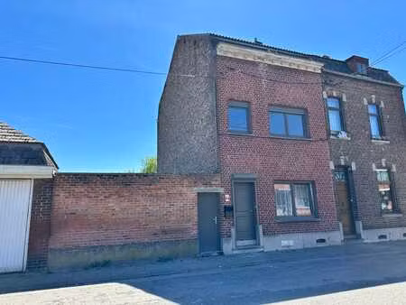 très jolie maison 3 façades