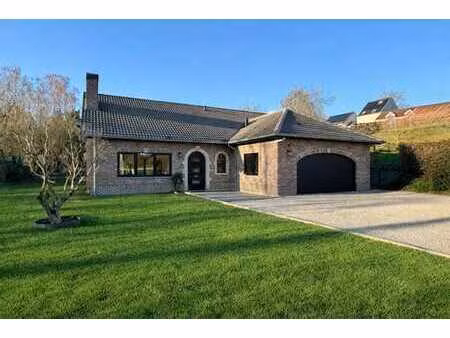 villa plain pied 3 chambres – environnement calme - peb b